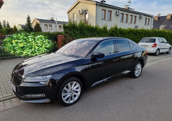 Skoda Superb cena 113899 przebieg: 106000, rok produkcji 2019 z Sosnowiec małe 781